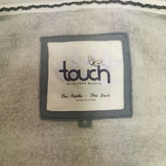 New Boston Bruins sweatshirt size small - Picture 5 of 9